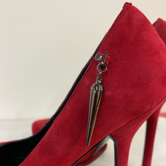 Rock & Republic Red Suede Hidden Platform Heels - Picture 9 of 10